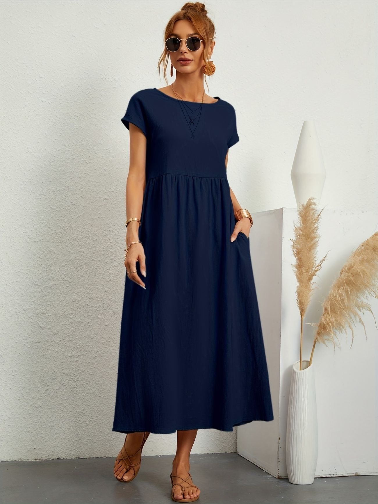 Camille | Dress With a Round Neckline