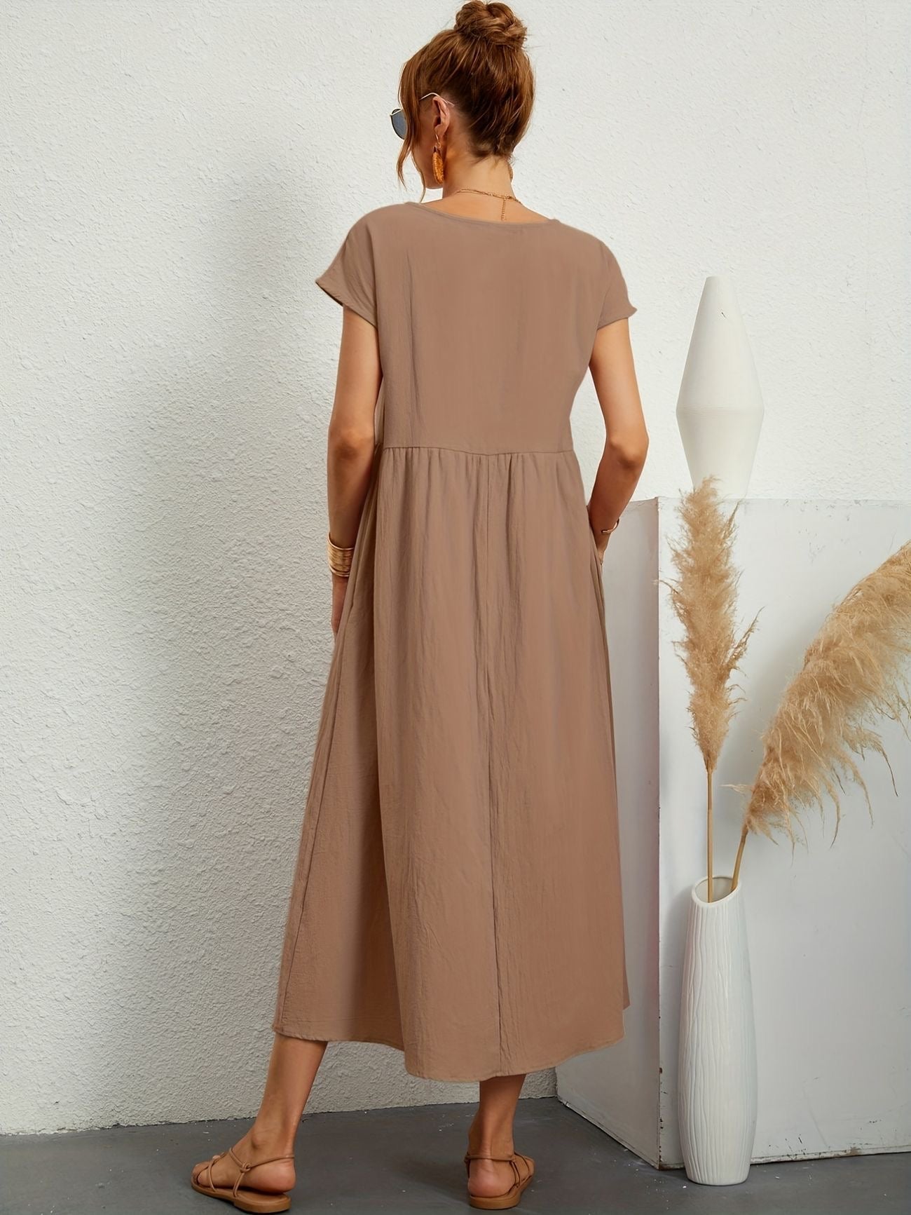 Camille | Dress With a Round Neckline