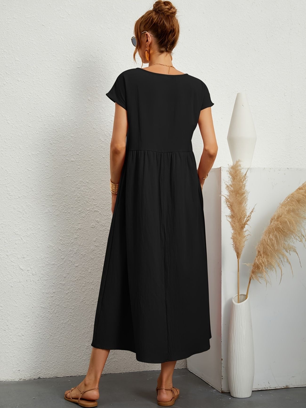 Camille | Dress With a Round Neckline